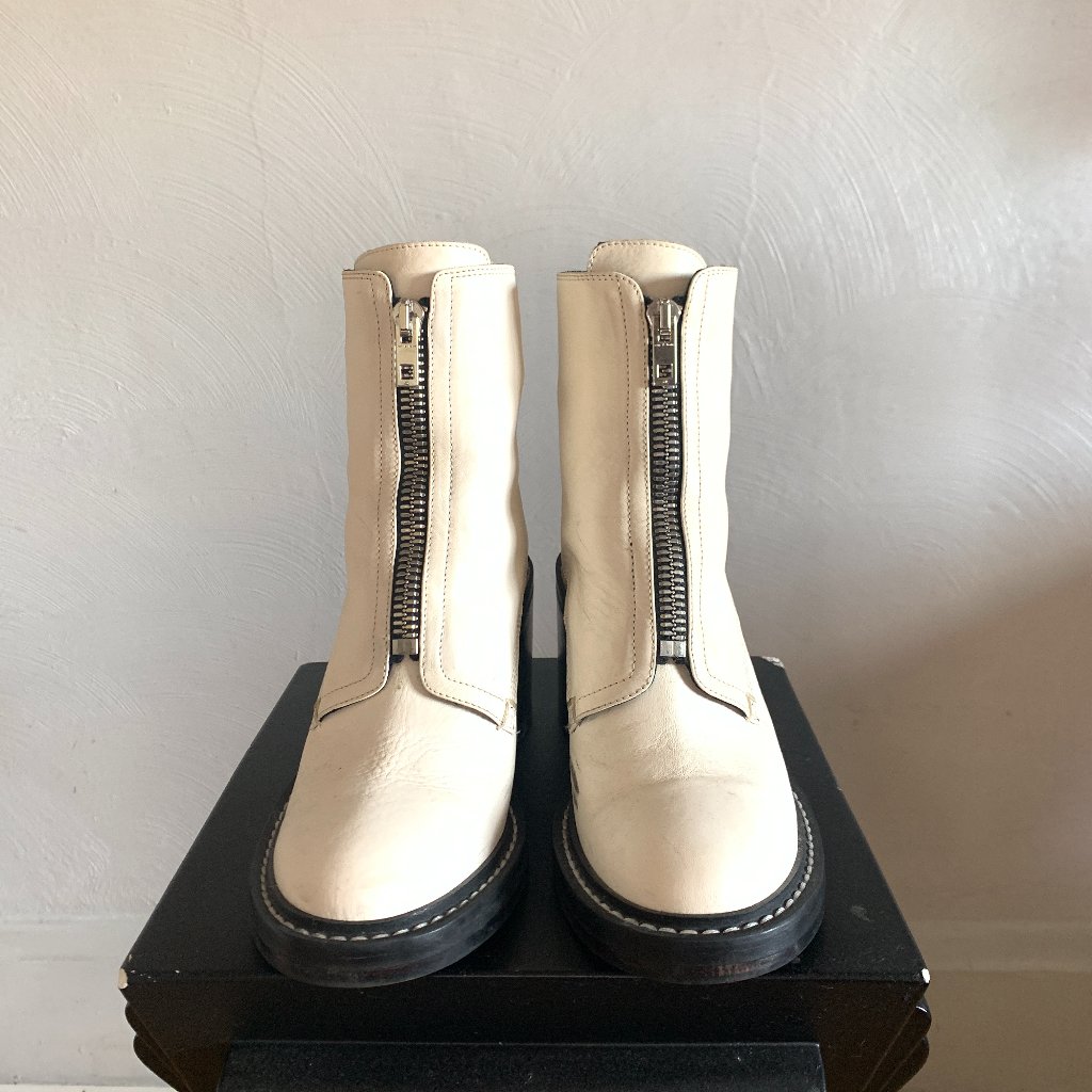 Rag & Bone Shiloh Zip Leather Lug Sole Ankle Boots (Antique White, Eu 40)